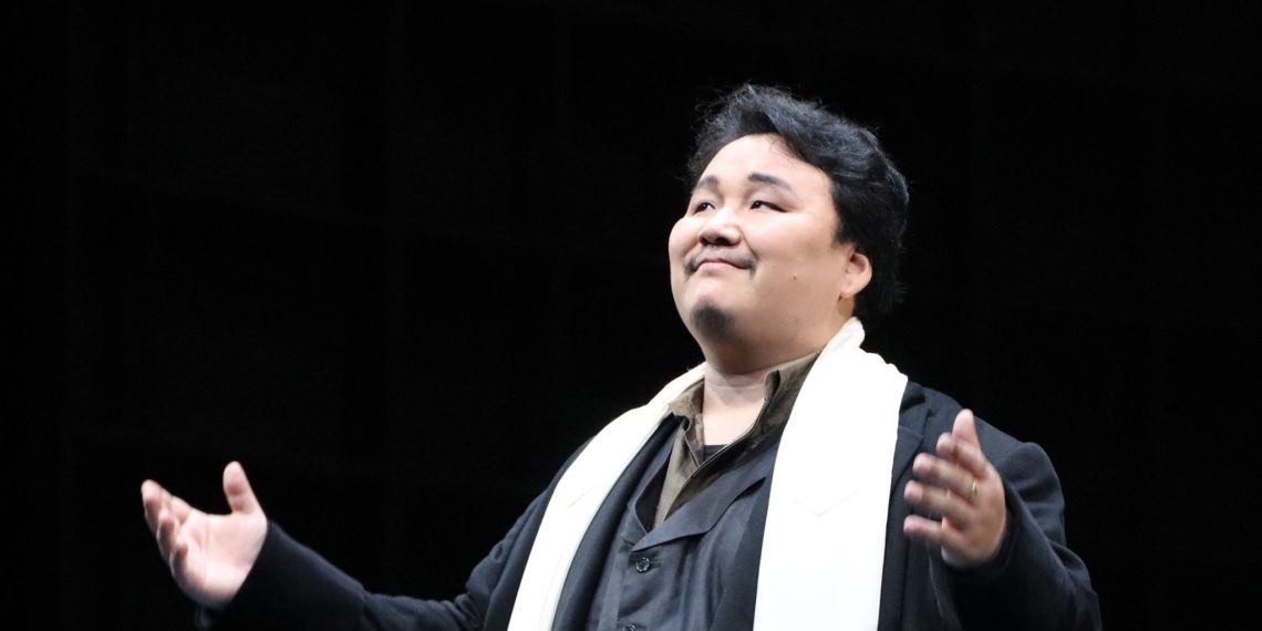 Э.Амартүвшин Венийн дуурийн театрт “Травиата”-д гоцолж байна