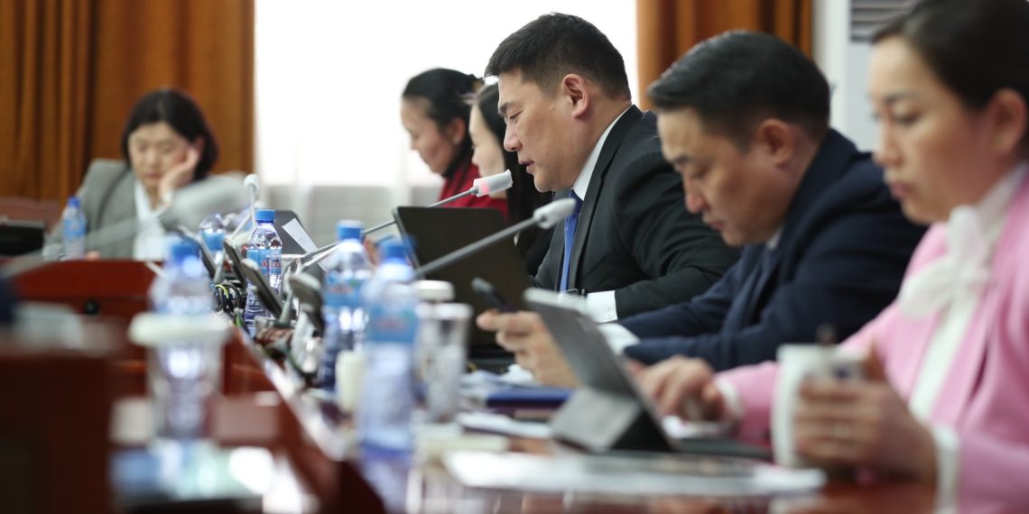 Л.Оюун-Эрдэнэ: Жендэрийн талаарх хандлагыг өөрчлөх цаг болжээ
