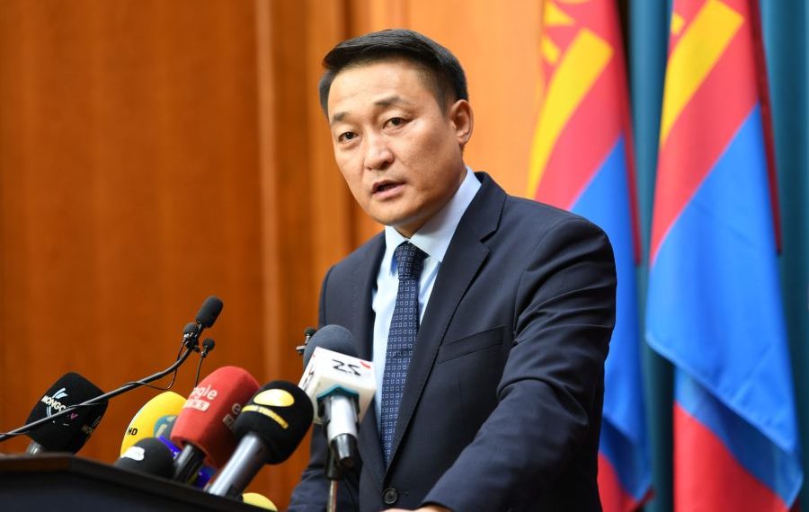 Д.Амарбаясгалан: Төрийн албан хаагчийн тоог хязгаарлаж, төсвийн зардлыг хэвийн түвшинд авчирна