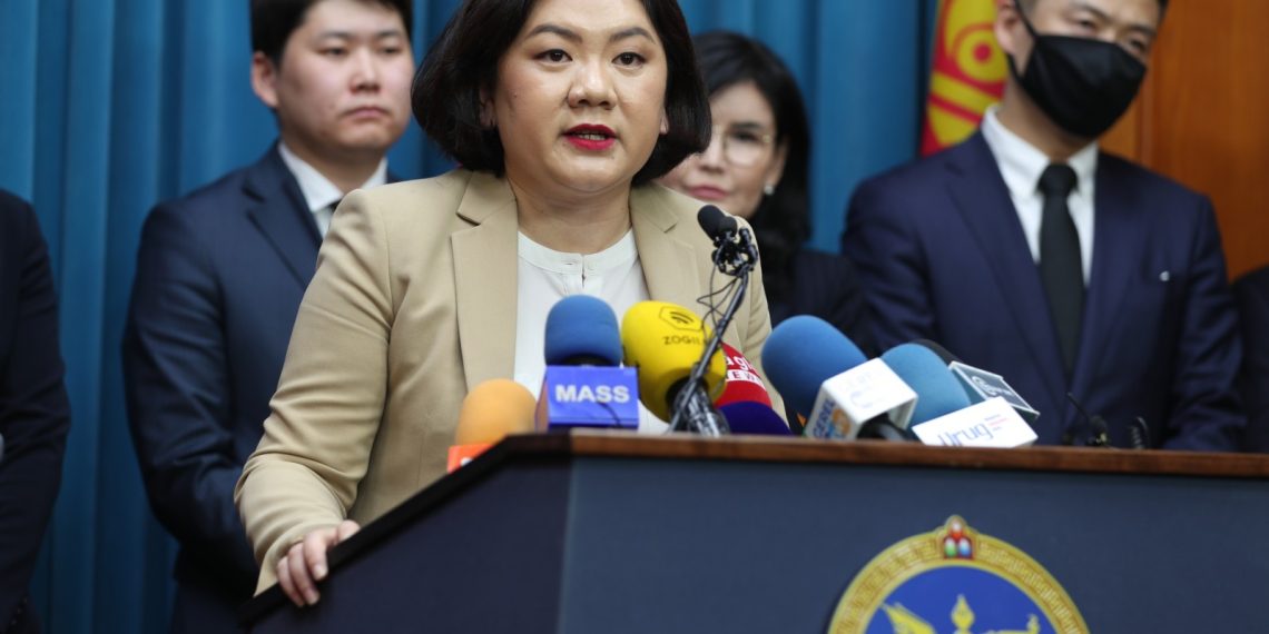 Б.Солонгоо: Шүгэл үлээх нь авлигатай тэмцэх ажиллагааны үр дүнд маш том хувь нэмэр болно