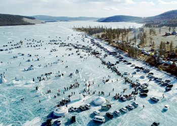 Мөсний баярт очсон иргэд мөсөн замаар хөдөлгөөн үйлдэхгүй байхыг анхаарууллаа