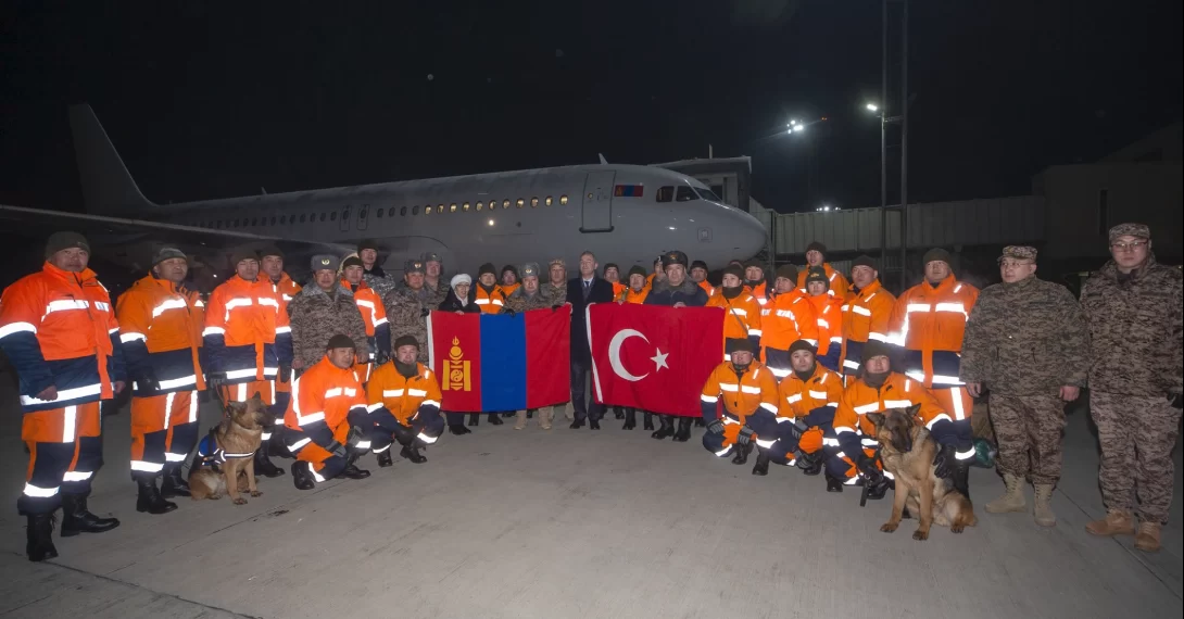 Турк Улсад эрэн хайх, аврах ажиллагаанд оролцсон багийг Засгийн газрын хүндэт өргөмжлөлөөр шагнана