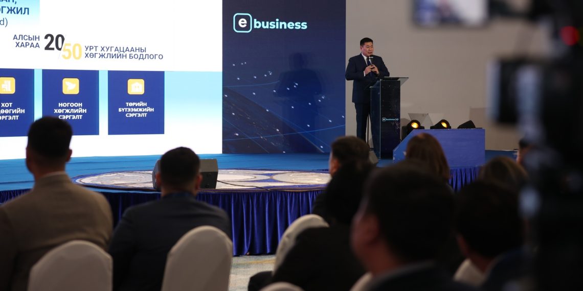 Ерөнхий сайд Л.Оюун-Эрдэнэ E-Business платформын нээлтэд оролцож, тоон гарын үсгээ авахыг иргэдэд уриаллаа