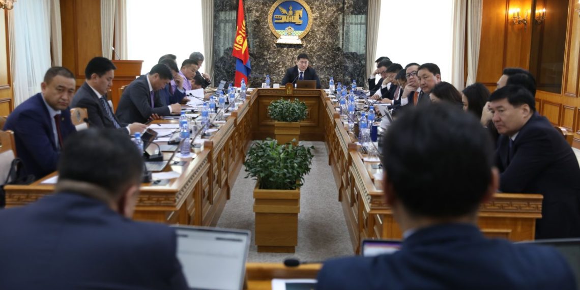 ХЭҮК-оос гаргасан шаардлага, зөвлөмжийн хэрэгжилтийг хангаж ажиллахыг Засгийн газрын гишүүд, бүх шатны Засаг дарга нарт үүрэг болгов