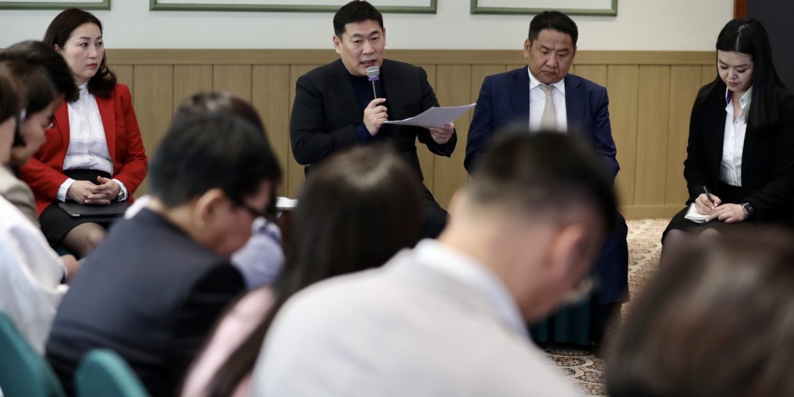 Л.Оюун-Эрдэнэ: Бүтээмж, гүйцэтгэлд суурилсан цалингийн шинэчлэл хийж байна