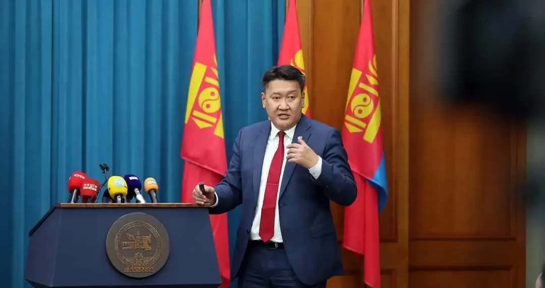 Б.Жавхлан: “Чингис”, “Мазаалай”, “Гэрэгэ” бондын өрийг төлж, дефолт зарлах эрсдэлээс гарлаа