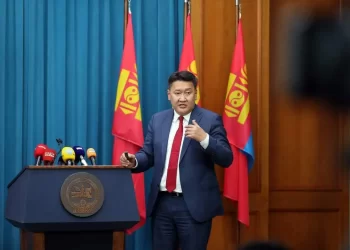 Б.Жавхлан: “Чингис”, “Мазаалай”, “Гэрэгэ” бондын өрийг төлж, дефолт зарлах эрсдэлээс гарлаа