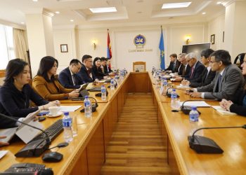 Эдийн засаг сэргэхэд АХБ, Дэлхийн банкны дэмжлэг чухал байсныг онцоллоо