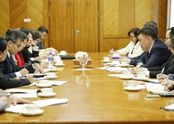 Сангийн сайд Б.Жавхлан АХБ-ны Зүүн азийн газрын захиралтай уулзав