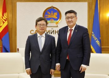 Сангийн сайд Б.Жавхлан Ил Ён Пакыг хүлээн авч уулзлаа