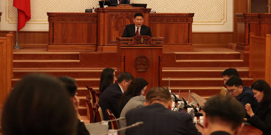 Ерөнхий сайд Л.Оюун-Эрдэнэ: Хагас жилд 1.1 их наяд төгрөгөөр төсвийн орлого давж биелж буй нь ийм хэмжээний далд эдийн засаг ил болсон гэсэн үг