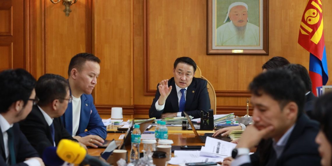 ЗГХЭГ-ын дарга Д.Амарбаясгалан “Дарханы төмөрлөгийн үйлдвэр”, “Хөтөлийн цемент шохой”, “Эрдэнэт үйлдвэр”-ийн удирдлагуудтай уулзлаа