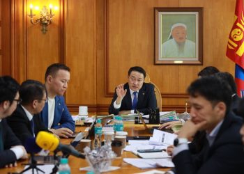 ЗГХЭГ-ын дарга Д.Амарбаясгалан “Дарханы төмөрлөгийн үйлдвэр”, “Хөтөлийн цемент шохой”, “Эрдэнэт үйлдвэр”-ийн удирдлагуудтай уулзлаа