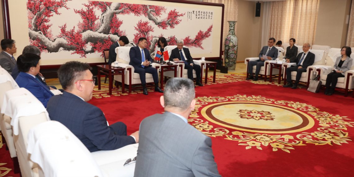 Ерөнхий сайд Л.Оюун-Эрдэнэ БНХАУ-ын Шинжлэх ухааны академийн Ерөнхийлөгч Хоу Жянгуотой уулзлаа