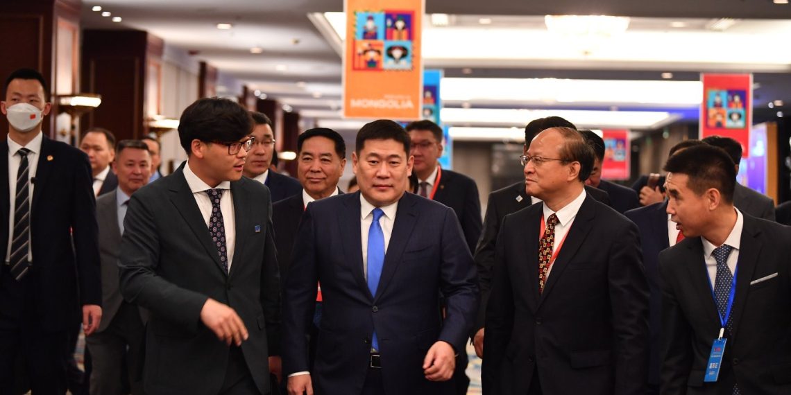 Ерөнхий сайд Л.Оюун-Эрдэнэ харилцан ашигтай, урт хугацаанд тогтвортой түншлэн ажиллана гэдгээ хөрөнгө оруулагчдад илэрхийллээ