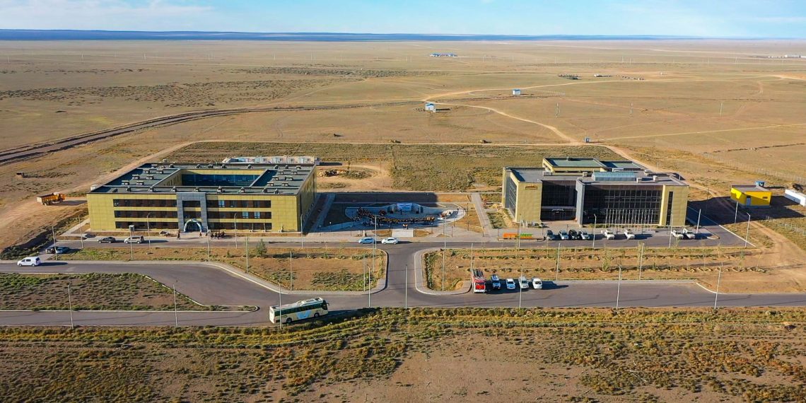 “Эрдэнэс Тавантолгой” ХК-ийн уурхайчид “Эрдэнэс хотхон”-д байрлаж байна