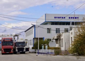 Булган боомтоор гурван улсын тээвэр явж эхэллээ