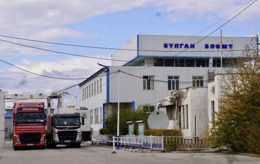 Булган боомтоор гурван улсын тээвэр явж эхэллээ