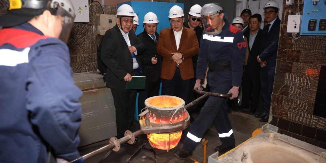 Ерөнхий сайд Л.Оюун-Эрдэнэ Киргиз Улсын цэвэршүүлэх, алтны хүдрийн үйлдвэрийн үйл ажиллагаатай танилцлаа