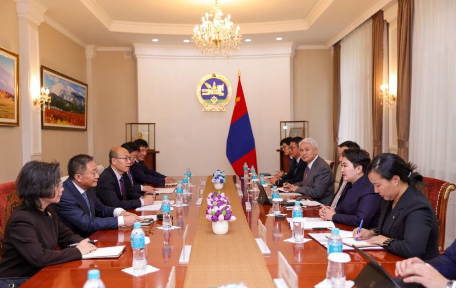 ӨМӨЗО-ы Намын хорооны нарийн бичгийн дарга Сүнь Шаочөн Монгол Улсад айлчилж байна