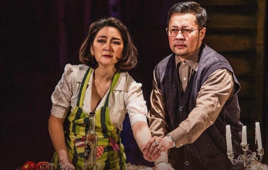 “Би ч гэсэн жаргамаар байна” жүжгийг Хүүхэлдэйн театрын тайзнаа тоглоно