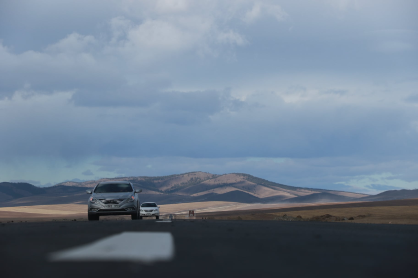 Улаанбаатар-Дарханы авто замыг бүрэн хучиж дуусжээ