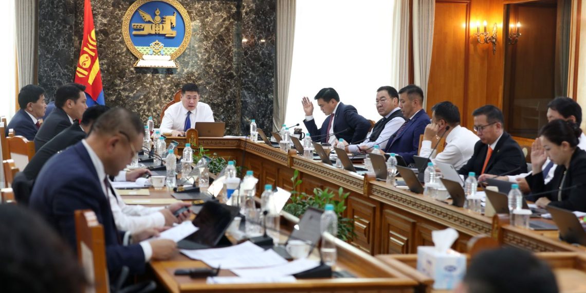 Нийслэл Улаанбаатар хотын замын хөдөлгөөний түгжрэлийг бууруулах, гэр хорооллыг орон сууцжуулах тухай болон дагалдах хуулийн төслүүдийг УИХ-д өргөн мэдүүлнэ