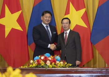 Монгол Улсын Ерөнхийлөгч У.Хүрэлсүх, БНСВУ-ын Ерөнхийлөгч Во Ван Тыөнг нар албан ёсны хэлэлцээ хийв