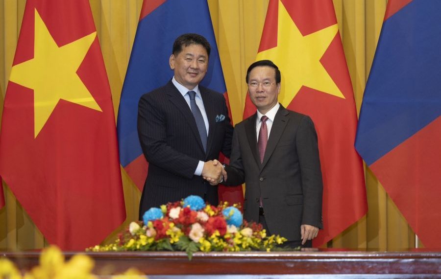 Монгол Улсын Ерөнхийлөгч У.Хүрэлсүх, БНСВУ-ын Ерөнхийлөгч Во Ван Тыөнг нар албан ёсны хэлэлцээ хийв