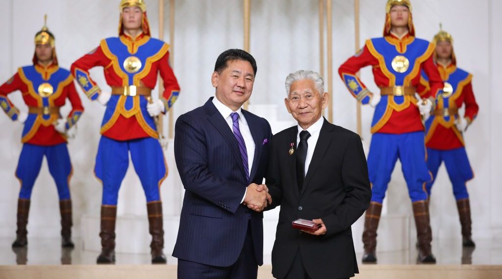 Мал эмнэлэг, үржлийн салбарынханд төрийн дээд цол, одон, медаль хүртээв