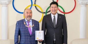 С.Сайнцог Монголын үндэсний олимпын хорооны дээд шагнал “Алтан Од” хүртлээ