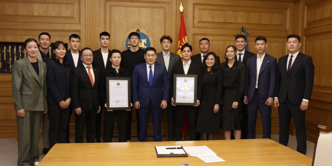 Сагсан бөмбөгийн 3х3 шигшээ баг тамирчдыг “Go Mongolia” элчээр өргөмжлөн батламж гардууллаа