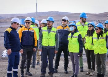 Элчин сайд Ричард Л.Буанган “Эрдэнэс Тавантолгой” ХК-ийн уурхайтай танилцлаа