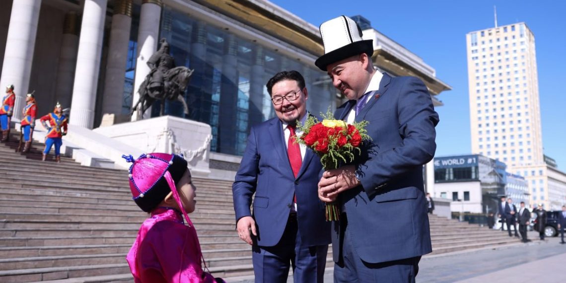 БНКУ-ын Парламентын дарга Н.Шакиевыг угтан авлаа