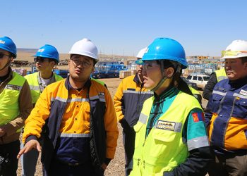 Уул уурхай, хүнд үйлдвэрийн дэд сайд Б.Уянга “Эрдэнэс Тавантолгой” ХК-ийн уурхайд ажиллав