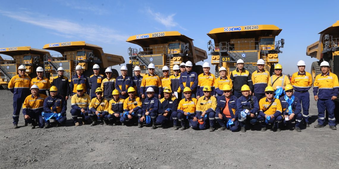 “Эрдэнэс Тавантолгой” ХК-ийн хамт олон шинэ техникүүдээ хүлээн авлаа