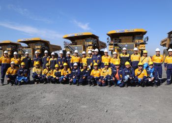 “Эрдэнэс Тавантолгой” ХК-ийн хамт олон шинэ техникүүдээ хүлээн авлаа