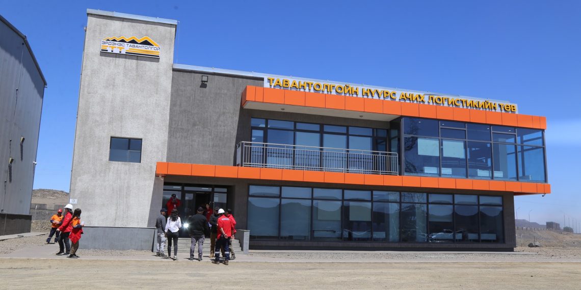 Тавантолгойн нүүрс ачих логистикийн төв ашиглалтад орлоо