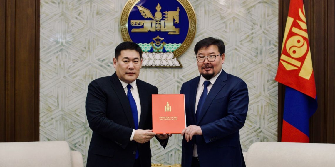 Хот, тосгоны болон Шинэ Зуунмод хотын эрх зүйн байдлын тухай хуулийн төслүүдийг өргөн барилаа