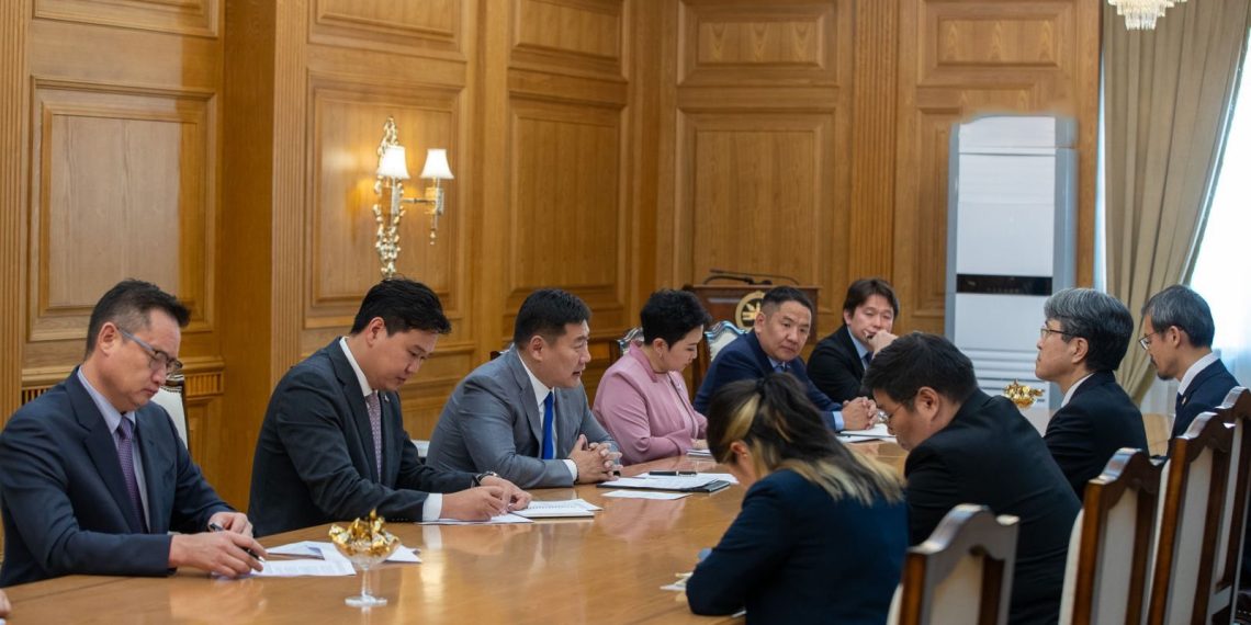 Монгол Улсын Ерөнхий сайд Л.Оюун-Эрдэнэ Япон Улсаас Монгол Улсад суугаа Элчин сайд М.Игавахара-г хүлээн авч уулзав