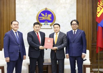 Засгийн газрын 2024-2028 оны үйл ажиллагааны хөтөлбөр, энэ оны төсвийн тодотголын төслийг УИХ-д өргөн мэдүүллээ