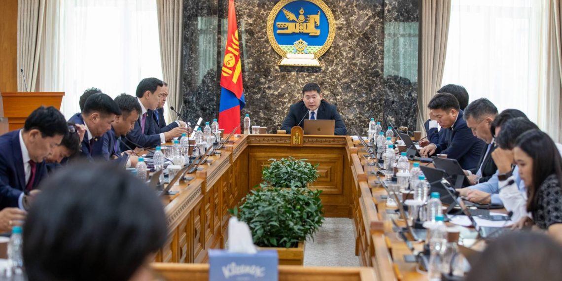 Дэд бүтэц, бүтээн байгуулалтын 14 мега төслийг хэрэгжүүлэх Монгол Улсын Ерөнхий сайдын албан даалгаврыг албажууллаа