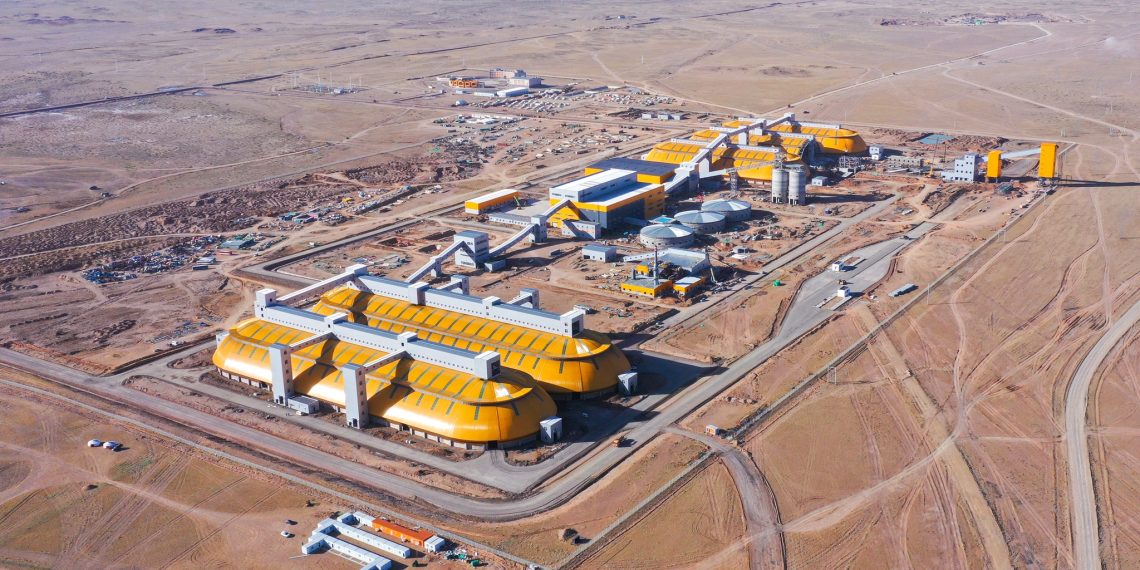 “Эрдэнэс Тавантолгой” ХК-ийн Нүүрс баяжуулах үйлдвэр коксжих нүүрс болон эрчим хүчний нүүрс үйлдвэрлэж байна