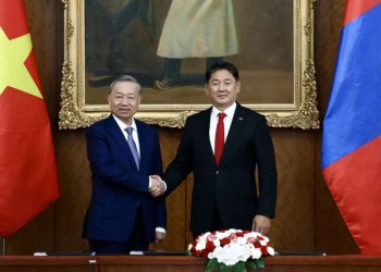 Монгол Улсын Ерөнхийлөгч У.Хүрэлсүх, БНСВУ-ын Ерөнхийлөгч То Лам нар албан ёсны хэлэлцээ хийлээ