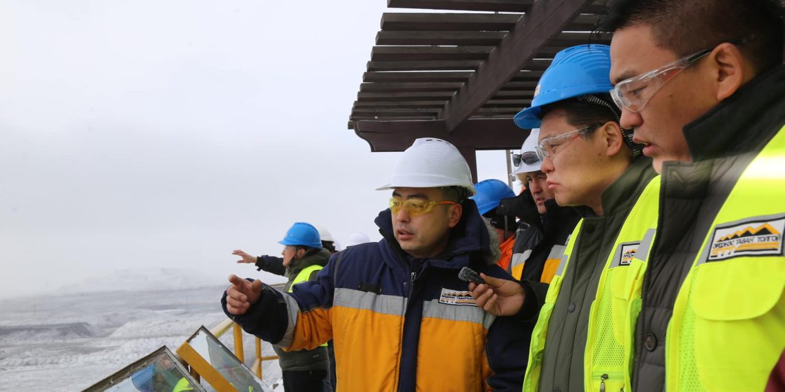 ЭТТ: Монгол Улсын сайд, Боомтын сэргэлтийн үндэсний хорооны дарга уурхайн үйл ажиллагаатай танилцлаа