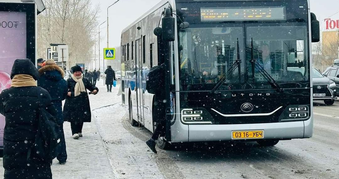 Автобусанд 1000 төгрөг төлж, өдөрт цагийн хязгааргүй дөрвөн удаа зорчино