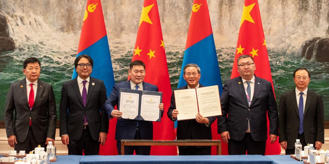 Ерөнхий сайд Л.Оюун-Эрдэнэ БНХАУ-ын Төрийн зөвлөлийн Ерөнхий сайд Ли Чянтай уулзлаа