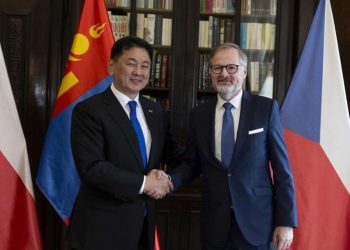 Монгол Улсын Ерөнхийлөгчид Чех Улсын Ерөнхий сайд бараалхав