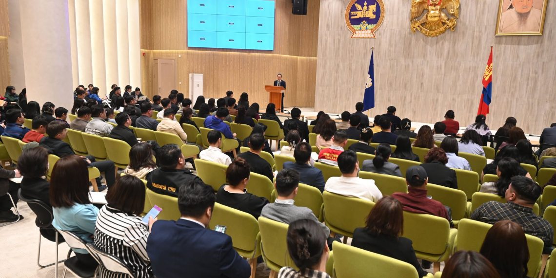 Нийтийн мэдээллийн ил тод байдлын тухай хуулийг таниулах сургалт боллоо