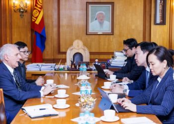 ЗГХЭГ-ын дарга Н.Учрал “Оюутолгой” ХХК-ийн ТУЗ-ийн даргаар томилогдсон Шон Хинтоныг хүлээн авч уулзлаа